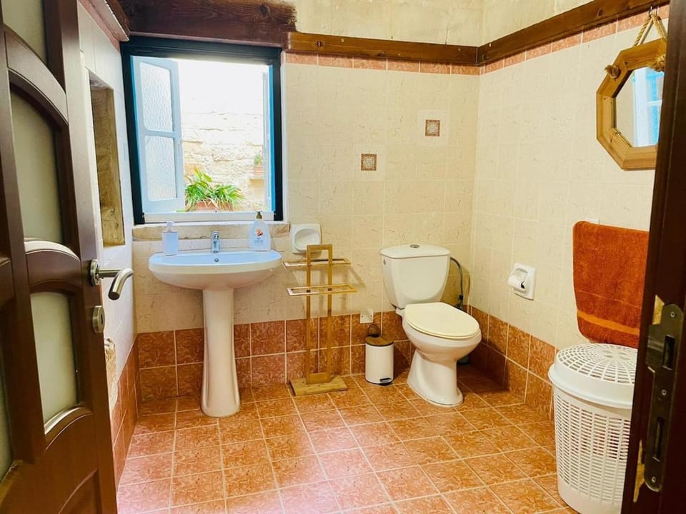 Toilet, Bathroom