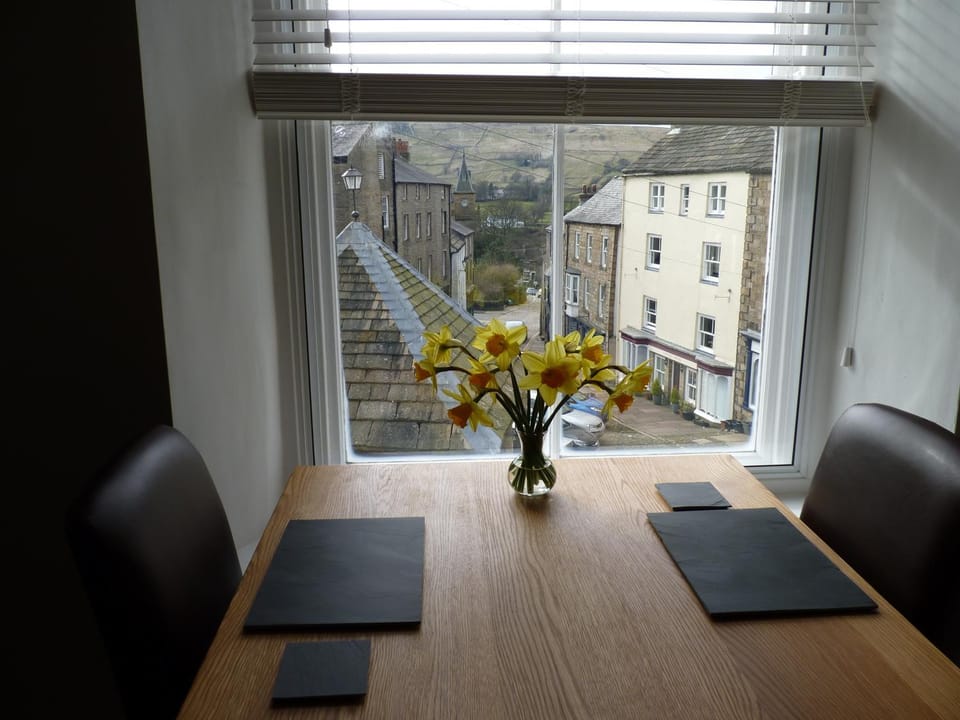 Day, View (from property/room), Dining area