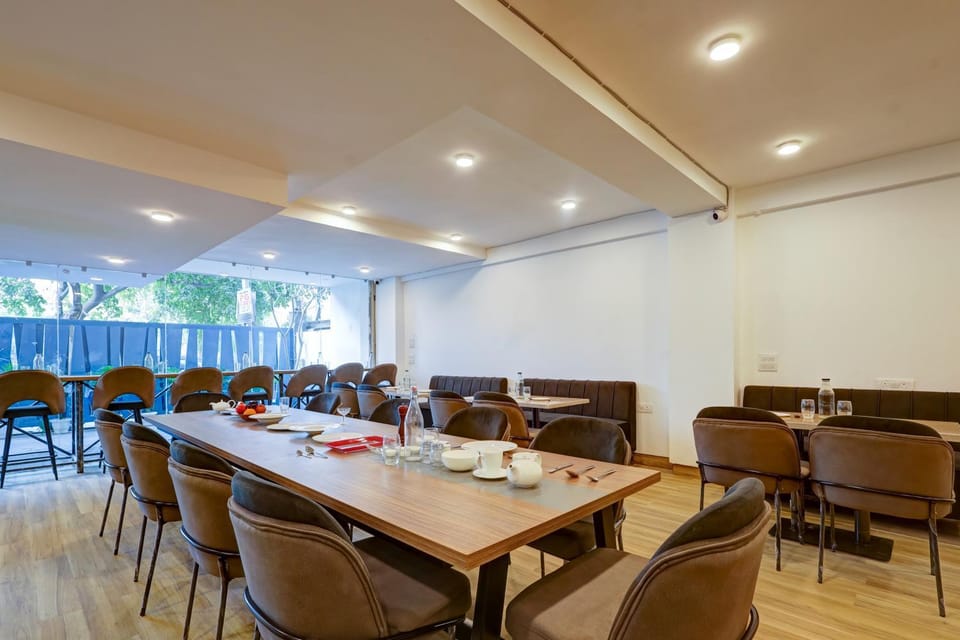 Restaurant/places to eat, Banquet/Function facilities, Dining area