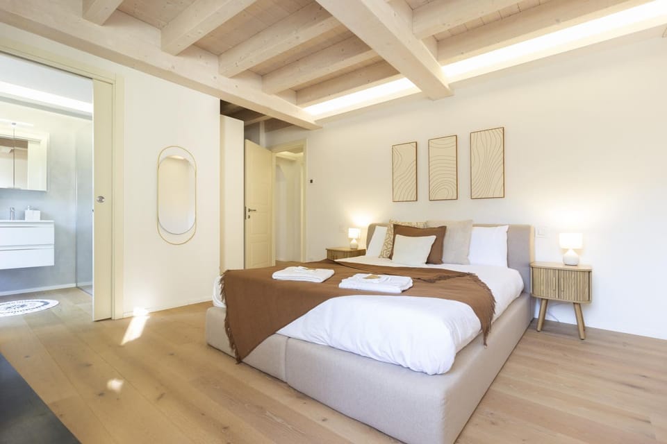 Bed, Photo of the whole room, Bedroom, towels, wardrobe