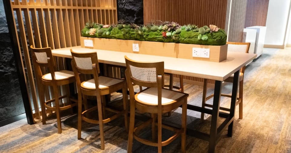 Communal lounge/ TV room, Seating area, Dining area