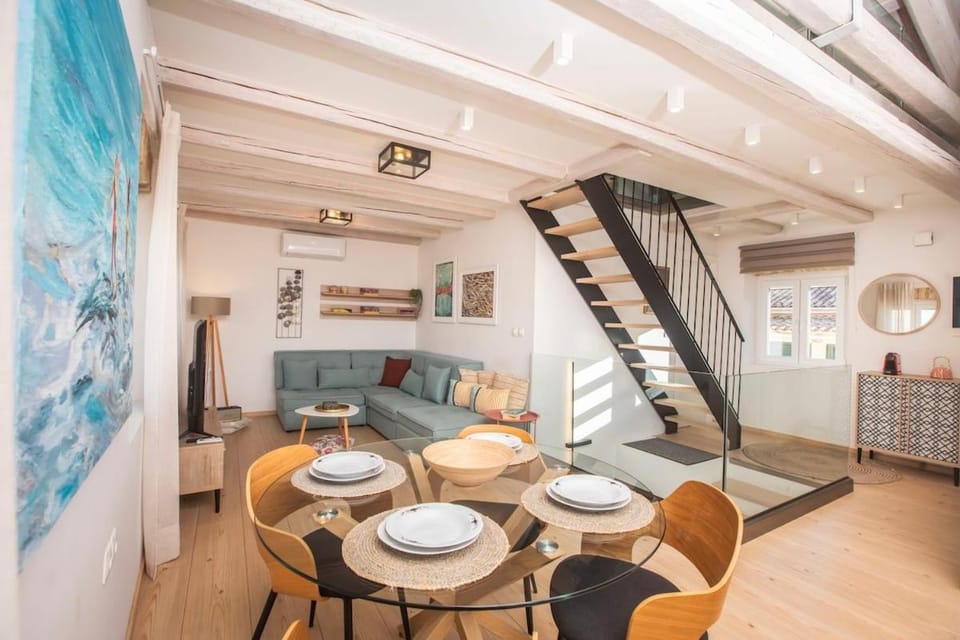 Living room, Seating area, Dining area