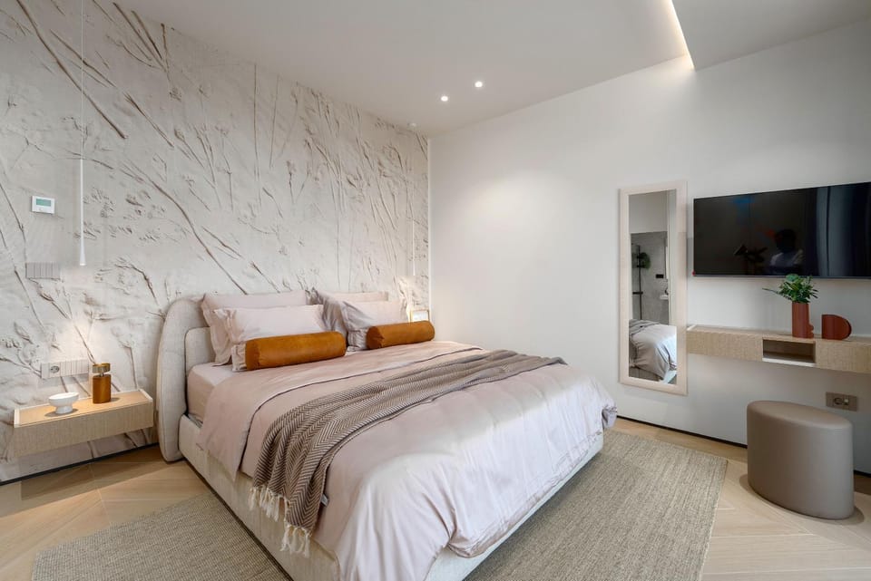 Bed, Photo of the whole room, Bedroom