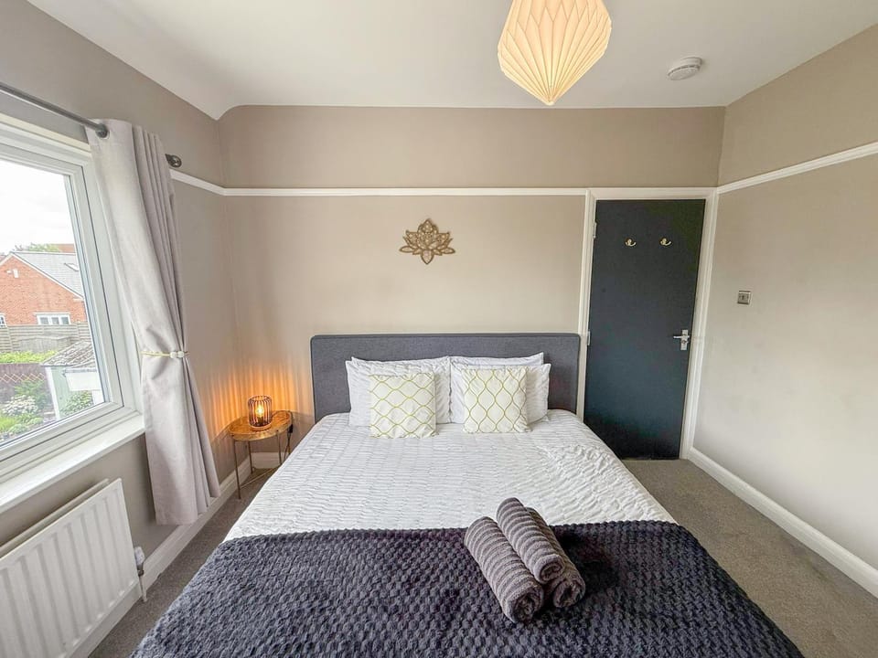 Bed, View (from property/room), Photo of the whole room, Decorative detail, Bedroom, flat iron, heating, internet, towels, wardrobe