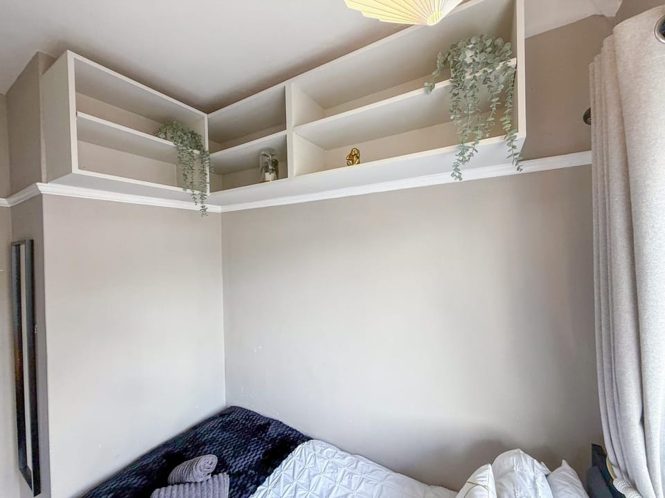 Bed, Decorative detail, Bedroom, heating, internet, storage, towels, wardrobe