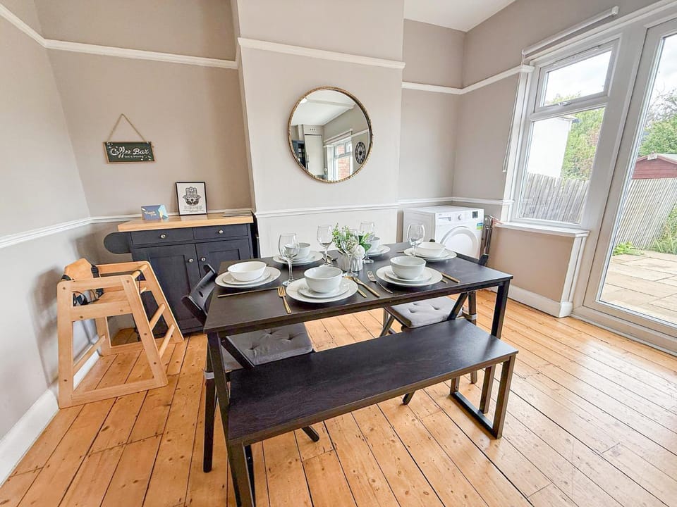 Garden, View (from property/room), Other, Decorative detail, Seating area, Dining area, heating, washing machine, dryer, kitchen