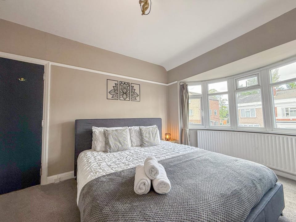 Bed, View (from property/room), Photo of the whole room, Decorative detail, Bedroom, flat iron, heating, internet, towels, wardrobe