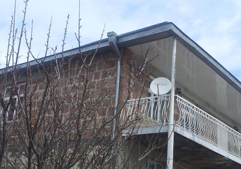 Property building, Day, Balcony/Terrace, Autumn