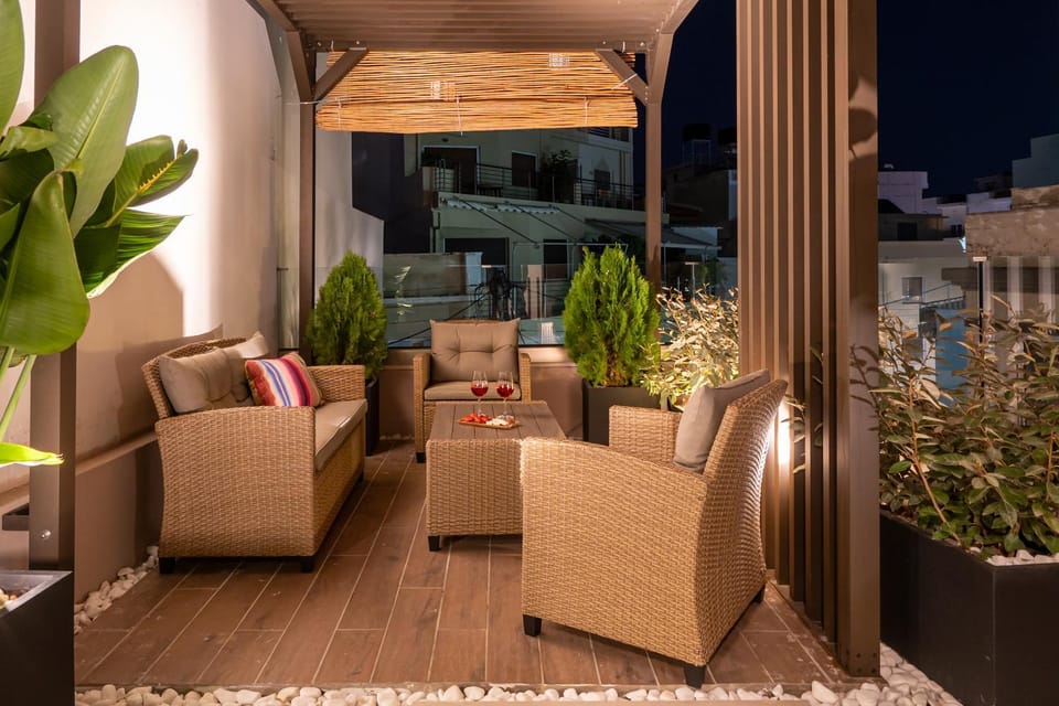 Night, View (from property/room), Balcony/Terrace, Seating area