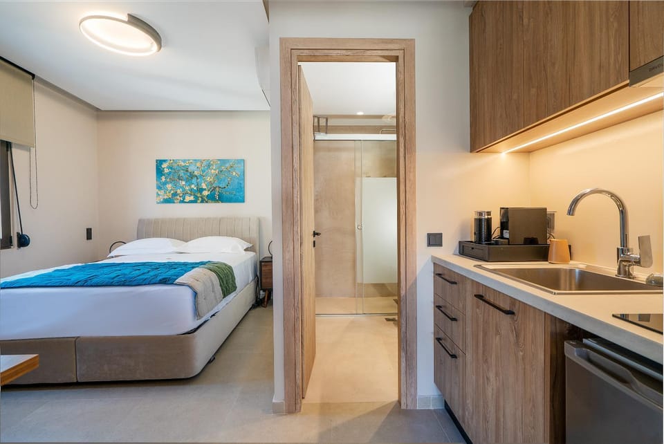 Bed, Kitchen or kitchenette