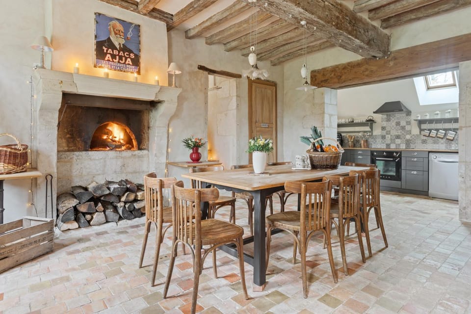 Dining area, kitchen