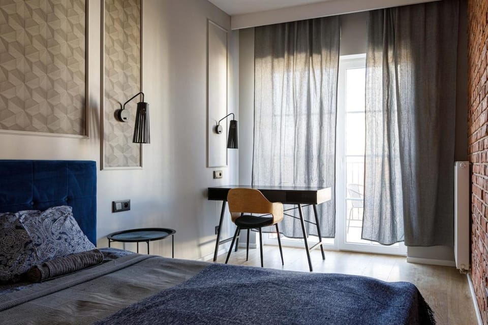 Bed, Living room, Photo of the whole room, Seating area, Dining area, Bedroom