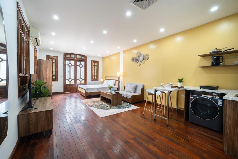 Bed, TV and multimedia, Kitchen or kitchenette, Living room, Photo of the whole room, Dining area, fireplace, minibar, washing machine, dryer