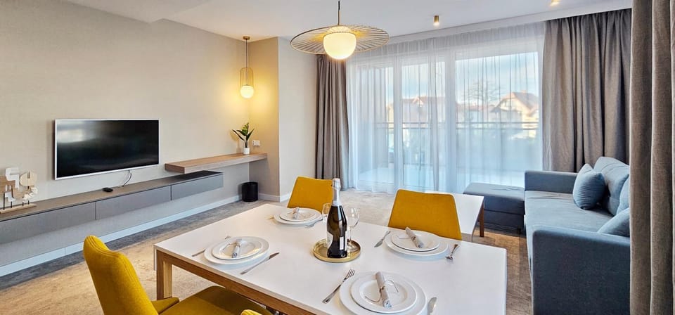 HolidayHomePL Bel Mare D121 2 sypialnie, 2 łazienki, balkon Apartment in Miedzyzdroje