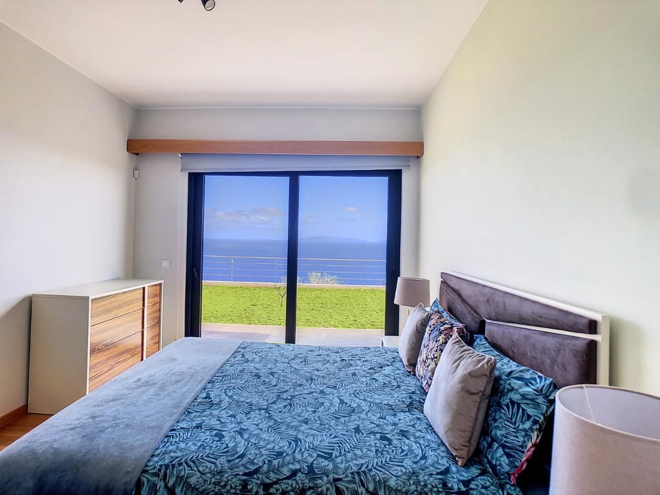 Bed, Bedroom, Sea view