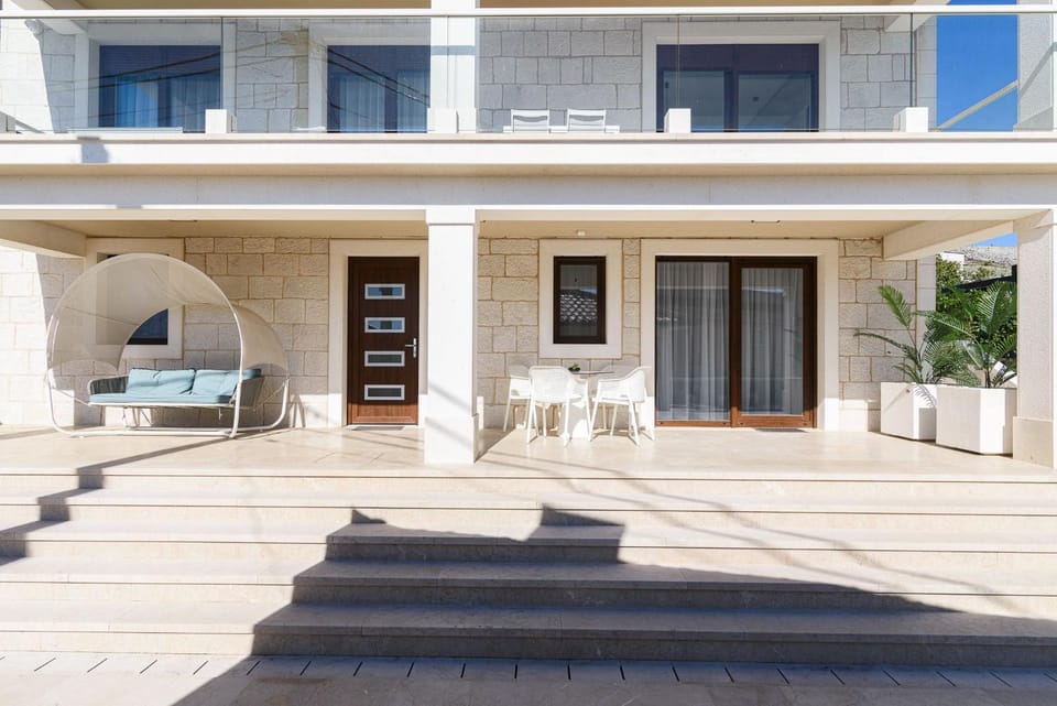 Patio, Balcony/Terrace, Seating area