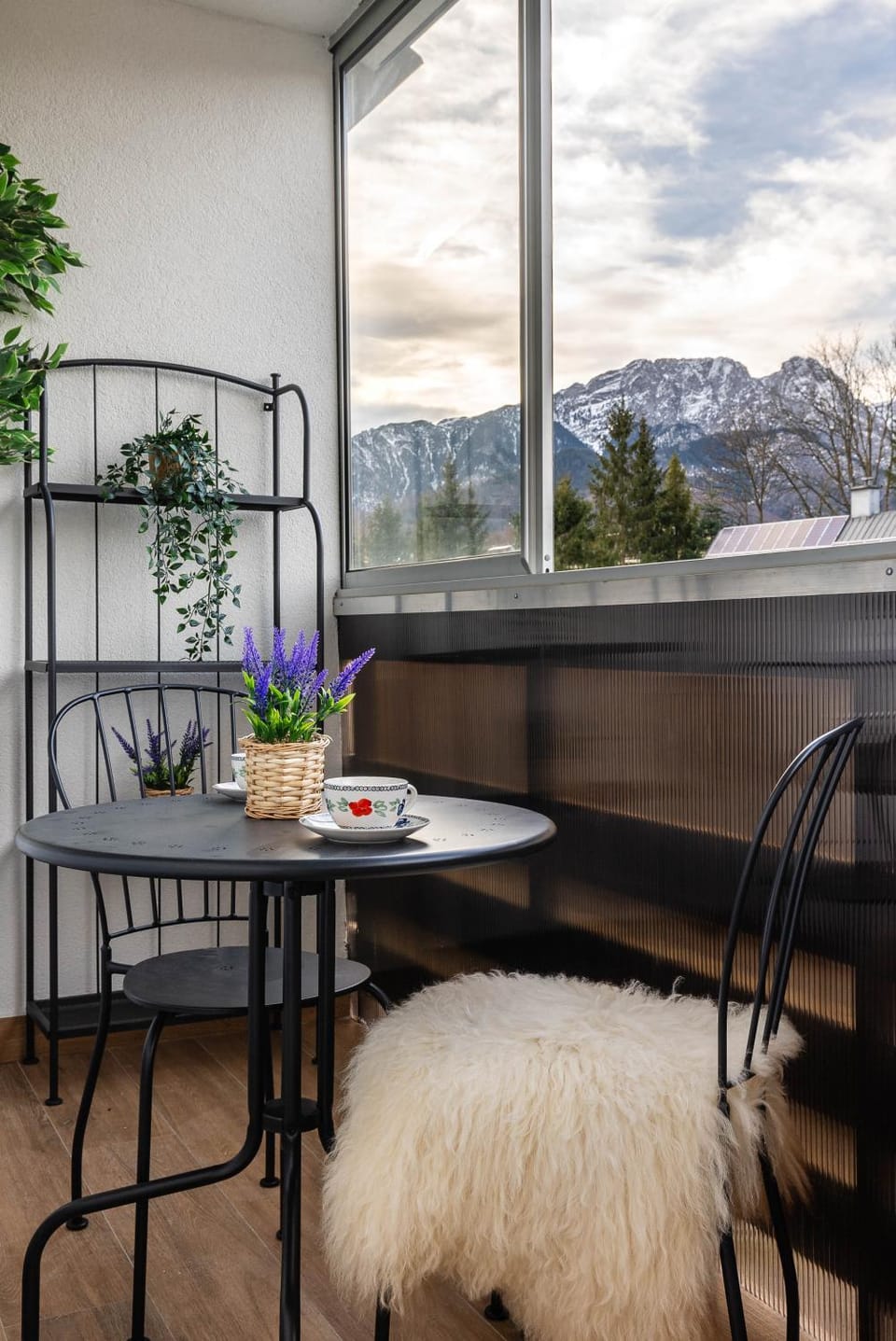 Balcony/Terrace, Mountain view