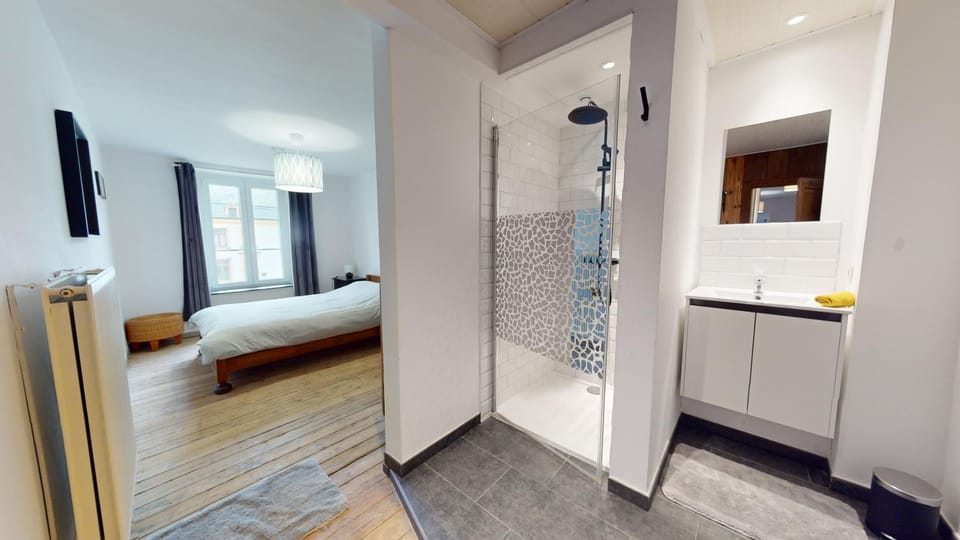 Shower, Bed, Bathroom, wardrobe