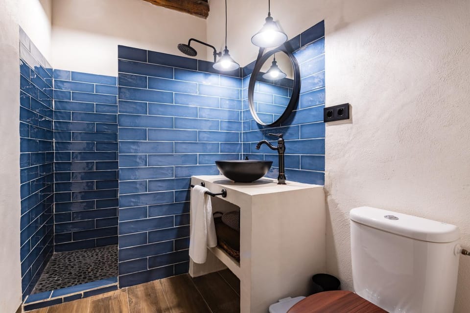 Bathroom, Living room