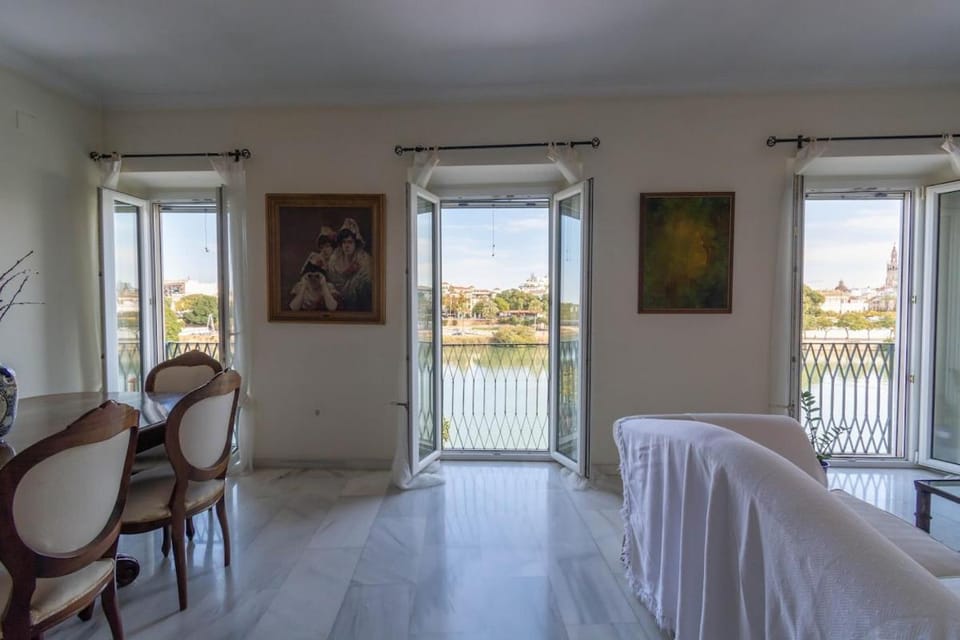 View (from property/room), Balcony/Terrace, Seating area, River view