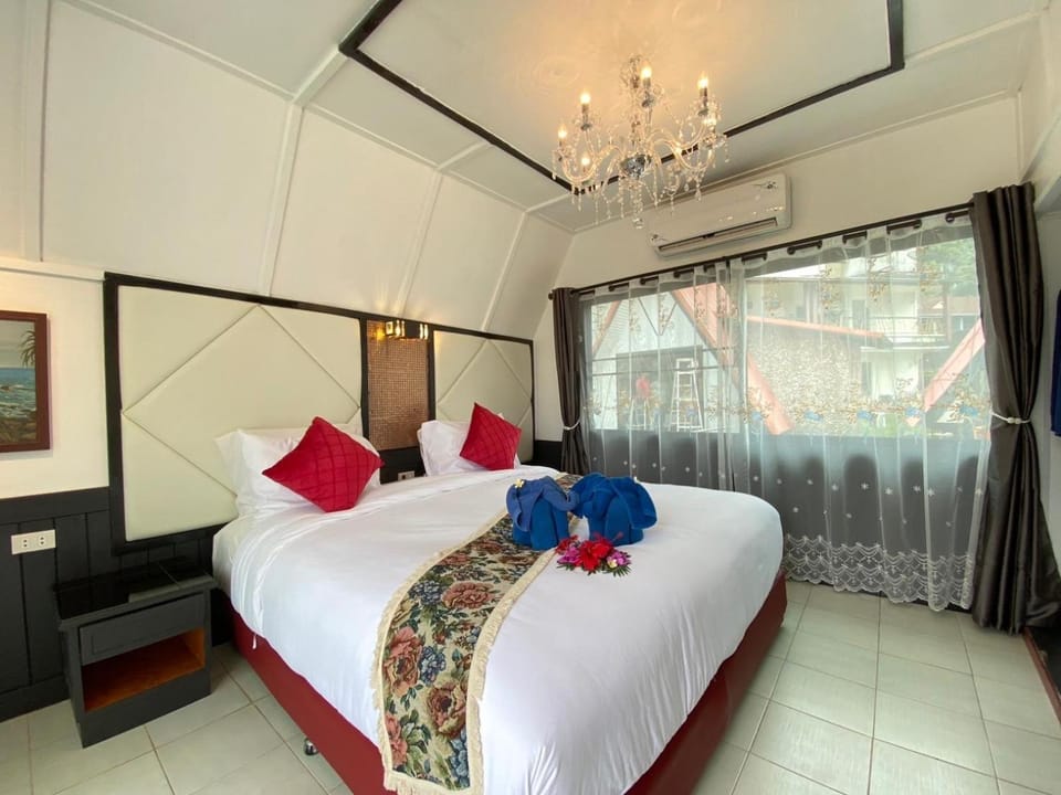 Exclusive Bungalow Near Swiming Pool At Kohchang Resort Villa in Ko Chang