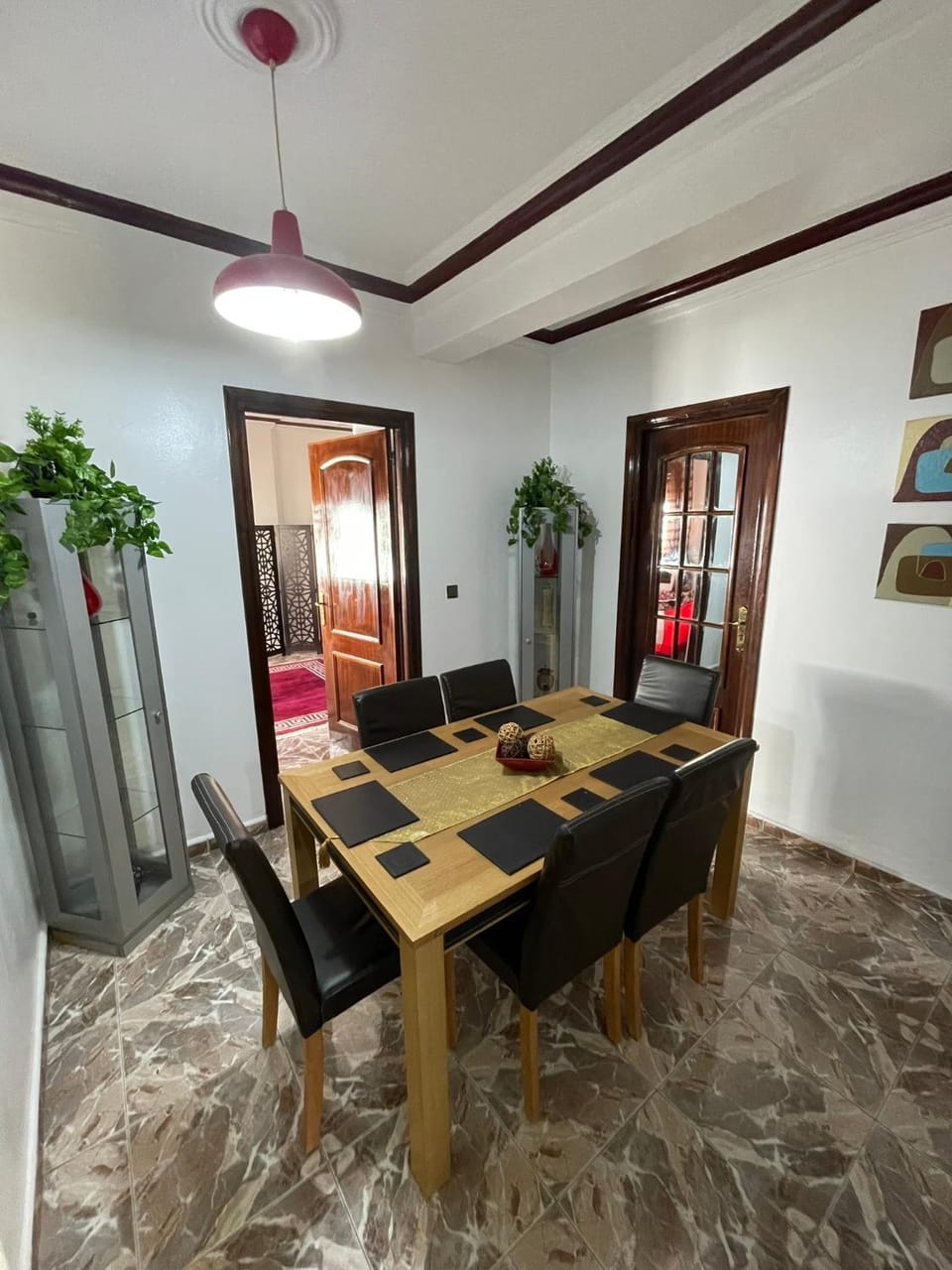 Seating area, Dining area