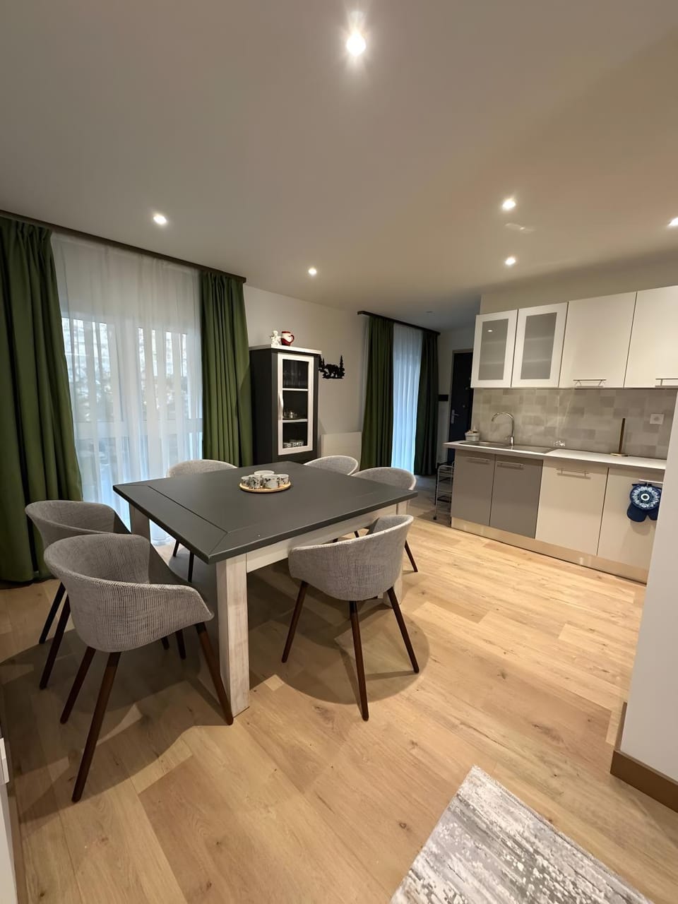 Property building, Kitchen or kitchenette, Living room