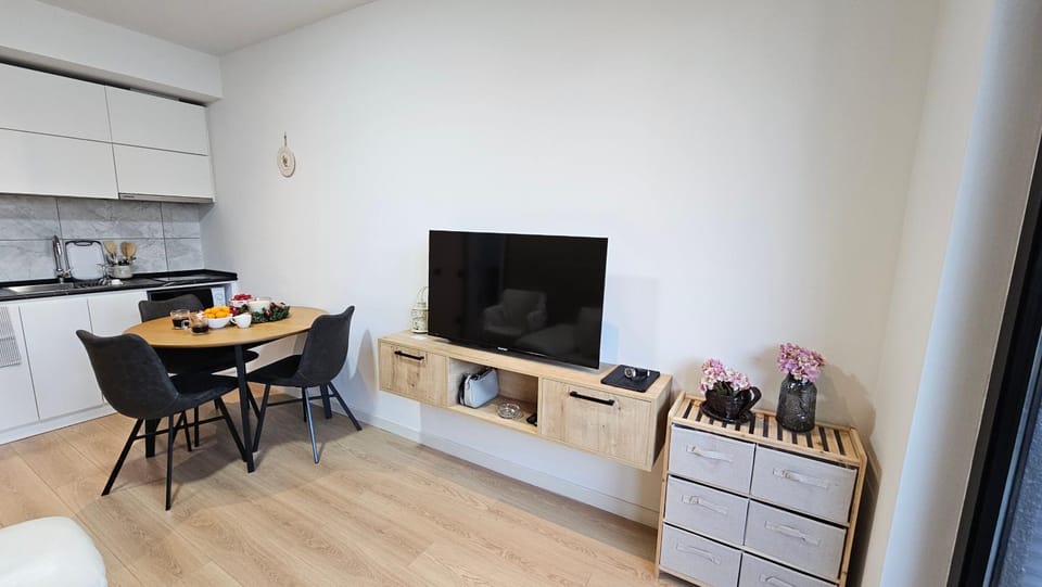 TV and multimedia, Dining area