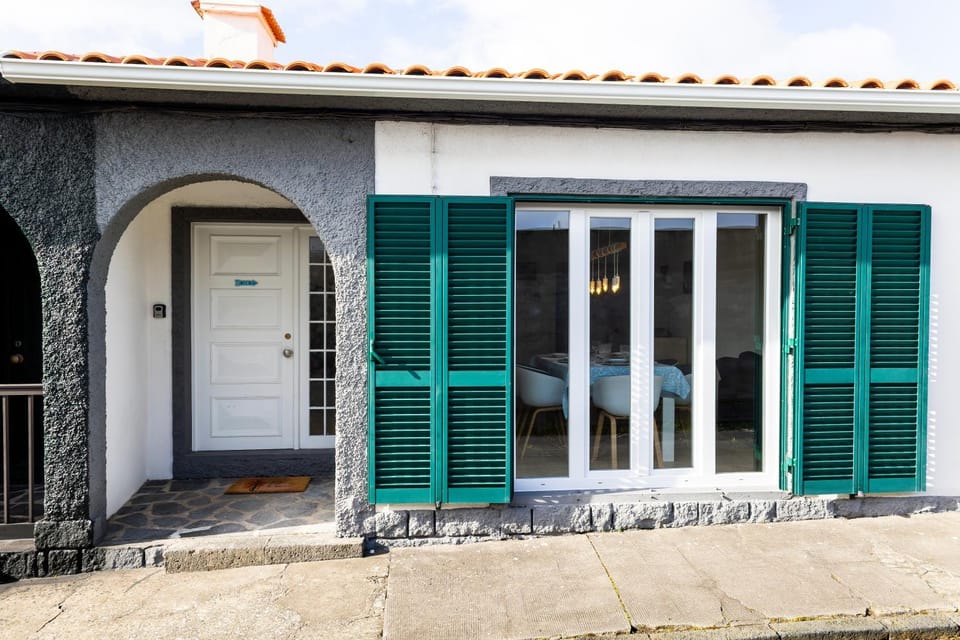 Property building, Facade/entrance, Off site