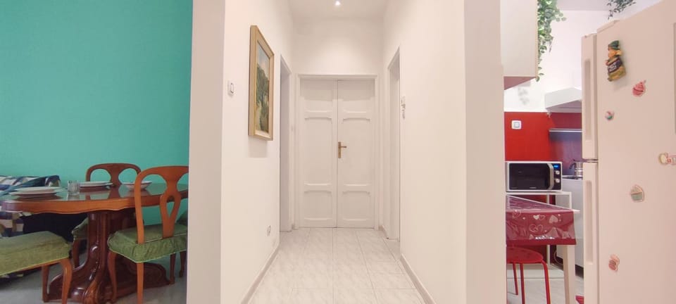 Kitchen or kitchenette, Living room, Seating area, Dining area, wardrobe