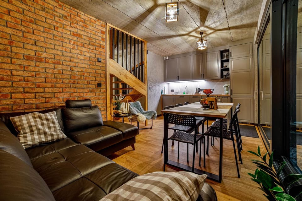 Kitchen or kitchenette, Living room, Seating area, Dining area