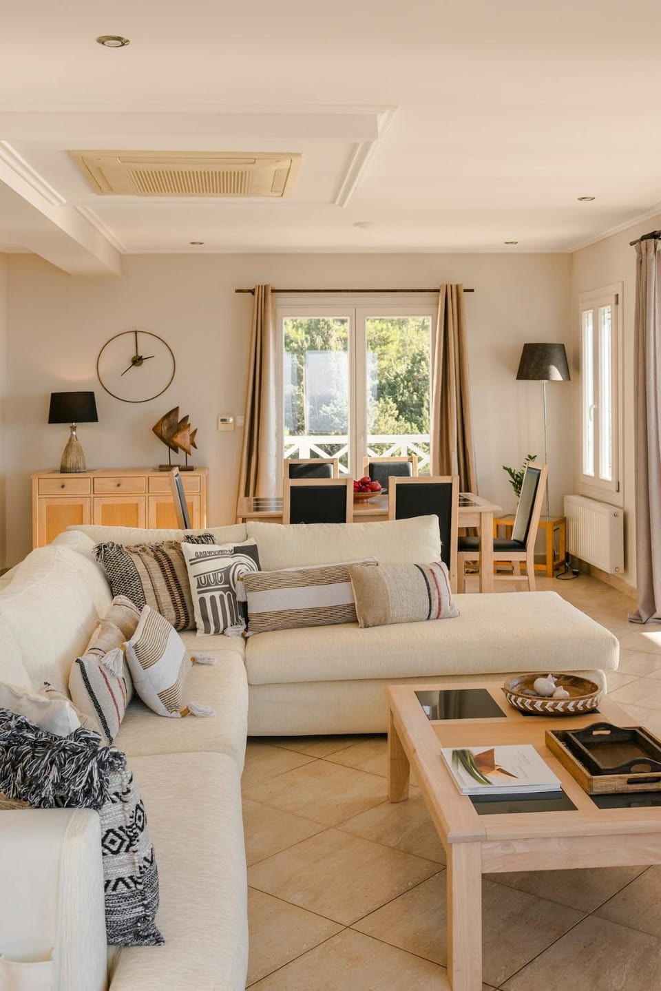 Living room, Dining area
