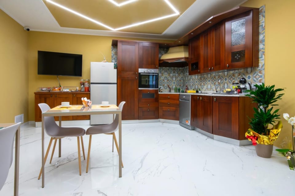 Communal lounge/ TV room, Kitchen or kitchenette, Kitchen or kitchenette