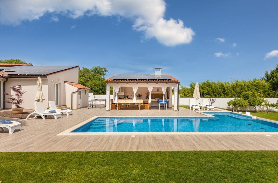 Villa MileManda - managed by Travel Istria Villa in Banjole