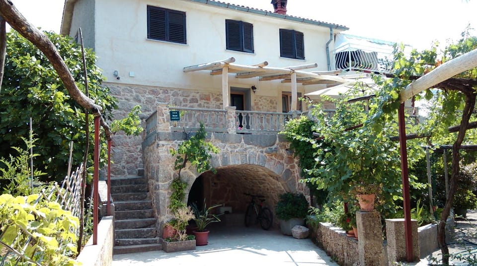 Facade/entrance, Spring, Off site, Day