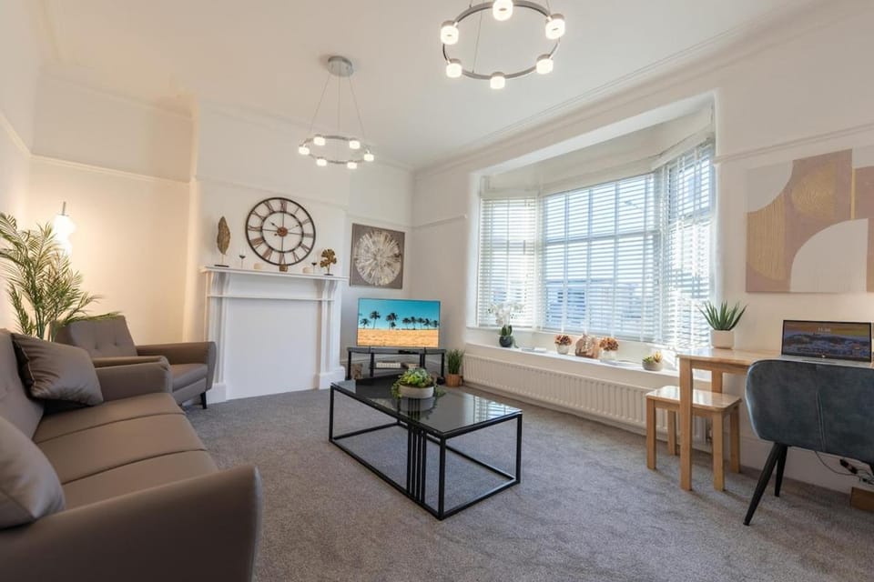 Richmond Retreat - Luxurious and comfortable spacious 2 floor apartment Apartment in Prestwich