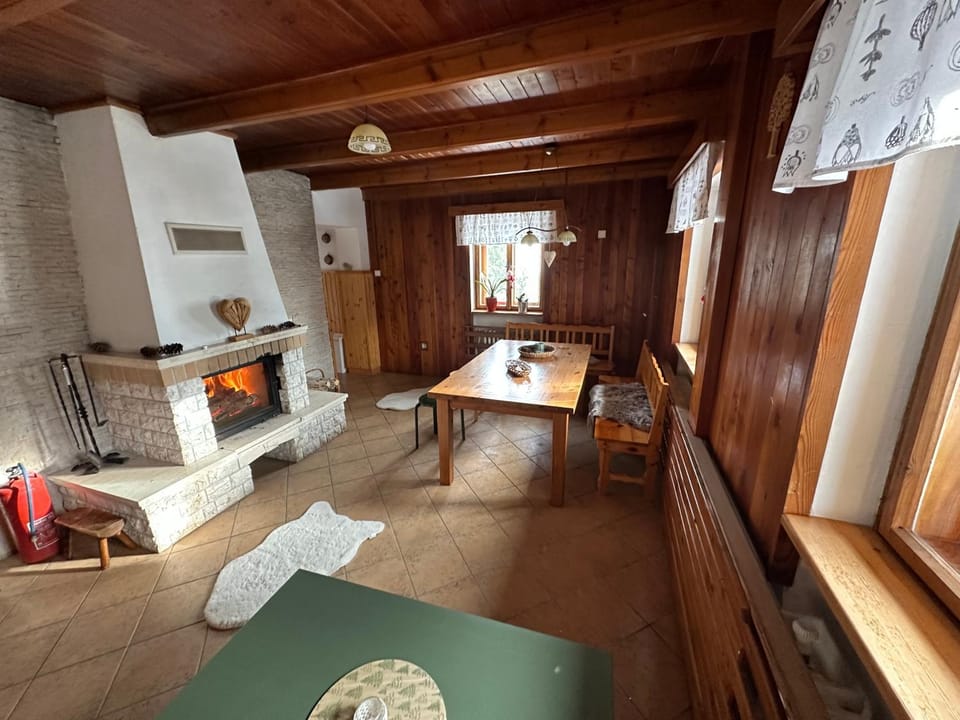 Living room, Photo of the whole room