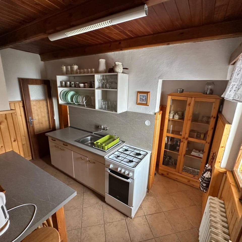 Kitchen or kitchenette, pet friendly