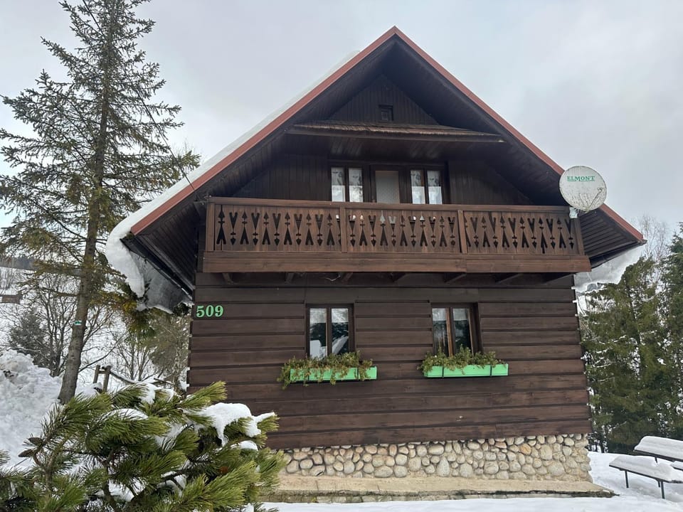 Property building, Natural landscape, Winter