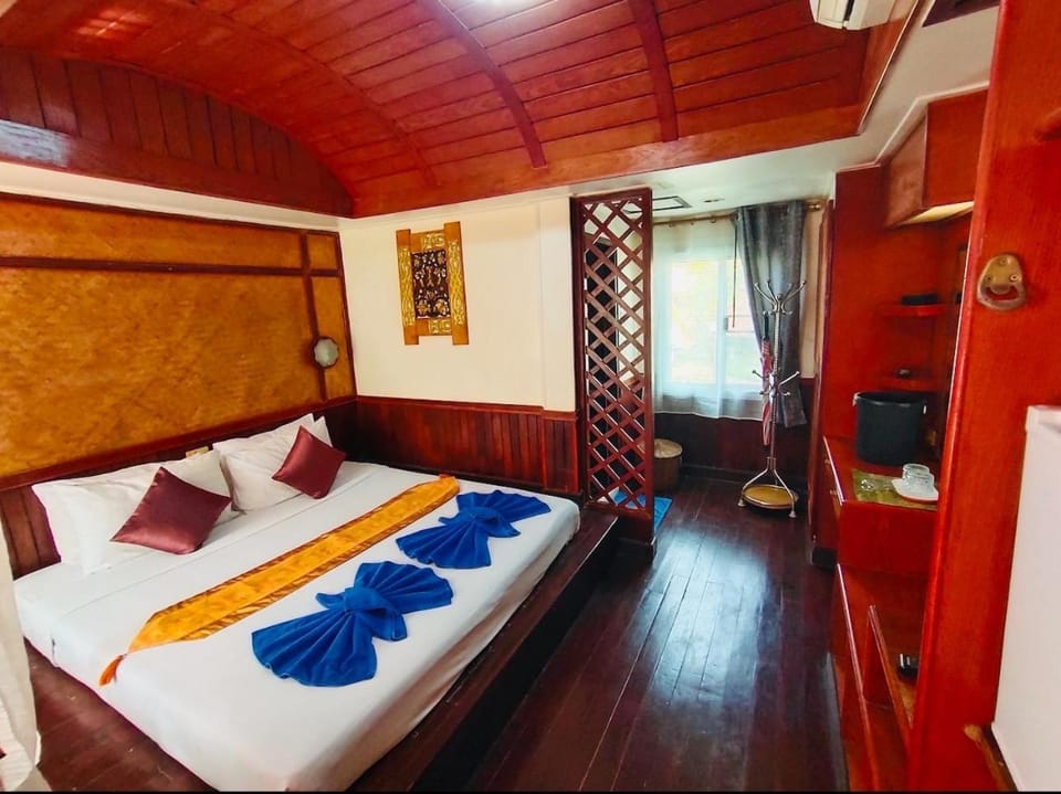 Family Bungalow Near Beach At Kohchang Resort House in Ko Chang