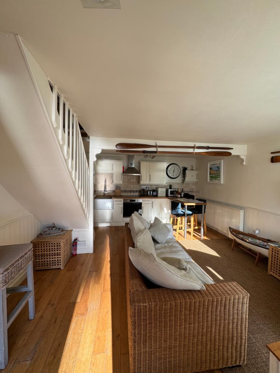Kitchen or kitchenette, Living room, Photo of the whole room, Seating area