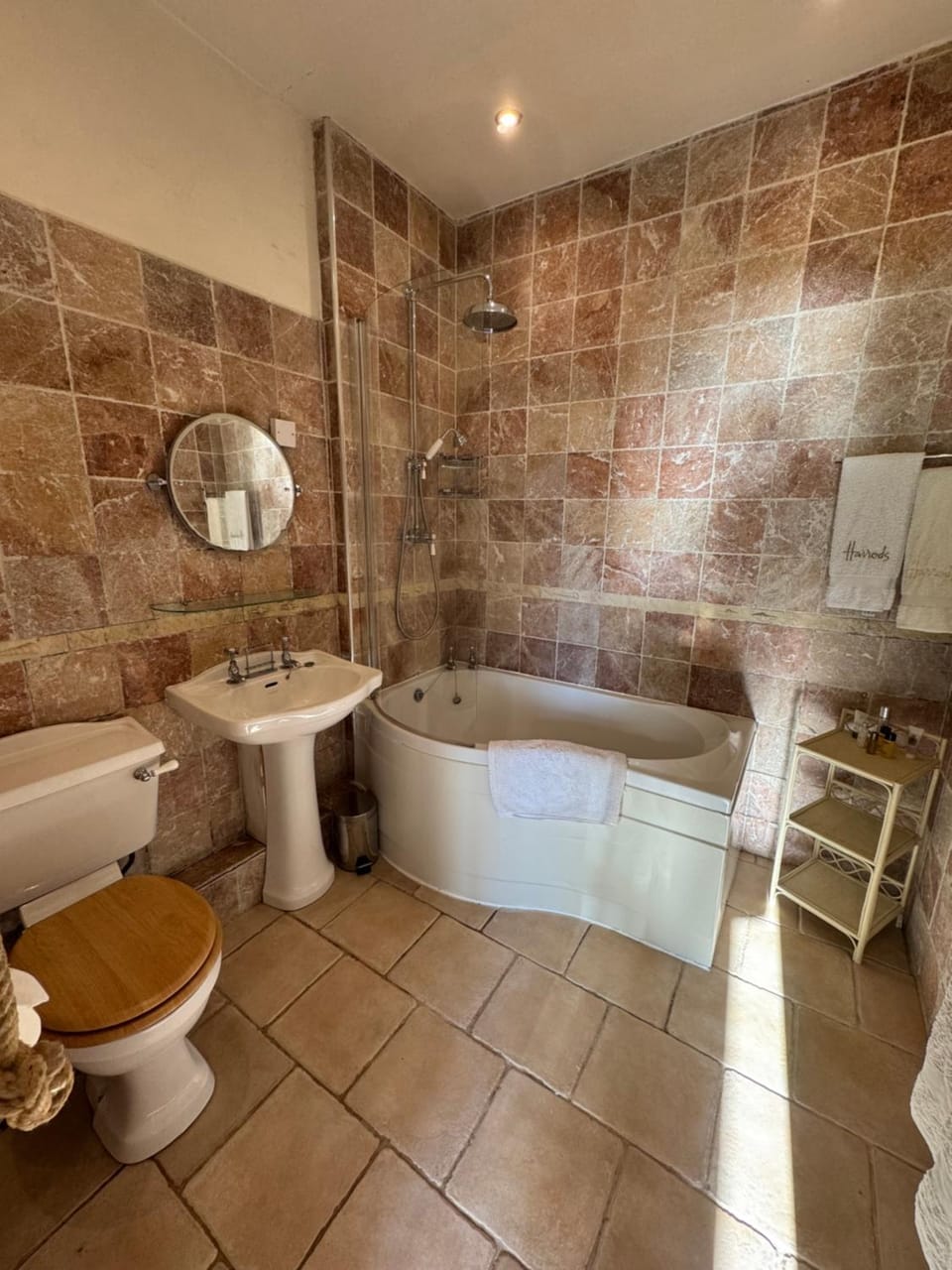 Shower, Toilet, Bathroom, Bath, towels