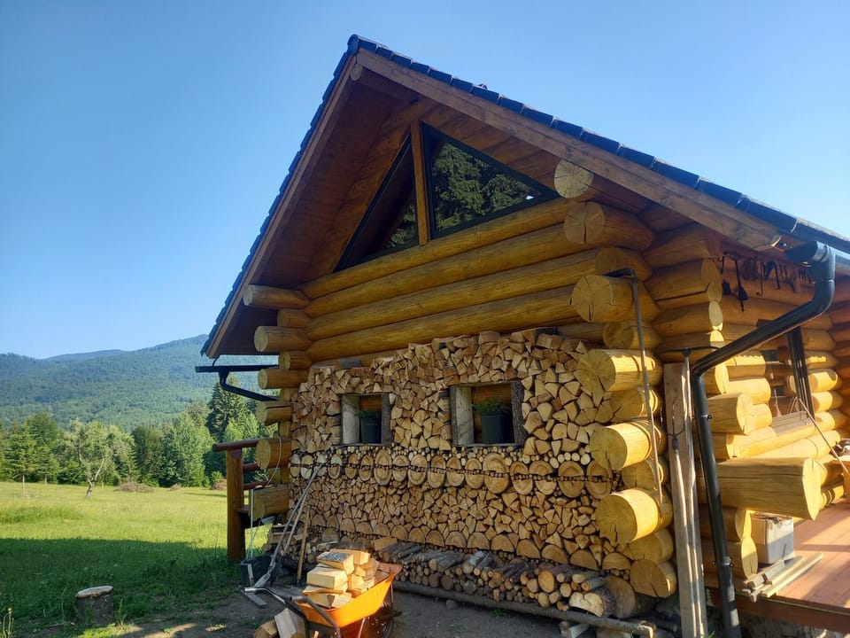 Nyugalom Rönkhàz Chalet in Romania