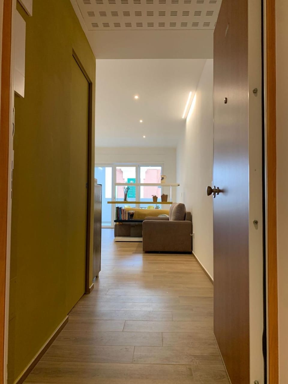 Living room, Photo of the whole room