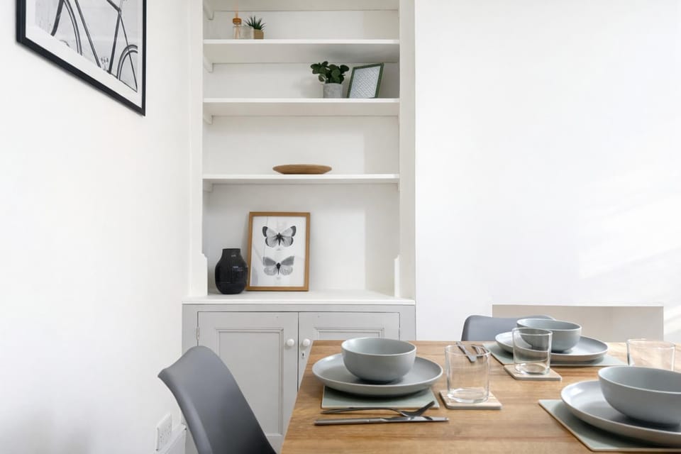 Seating area, Dining area