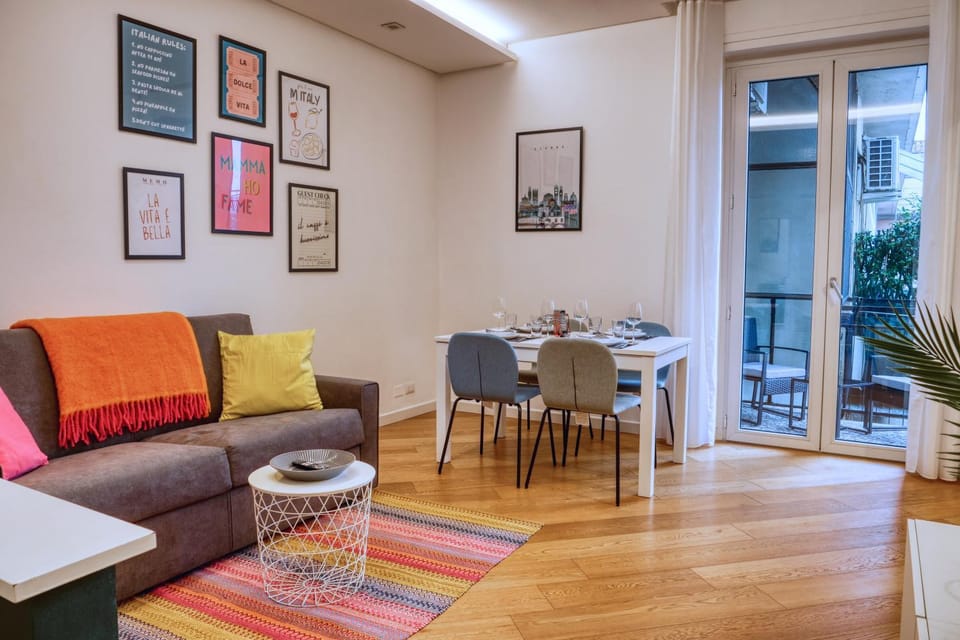 Living room, Seating area, Dining area