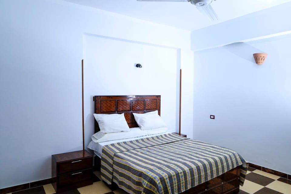 Property building, Bed