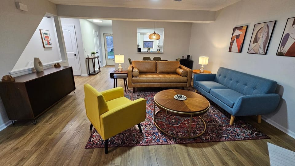 TV and multimedia, Living room, Seating area