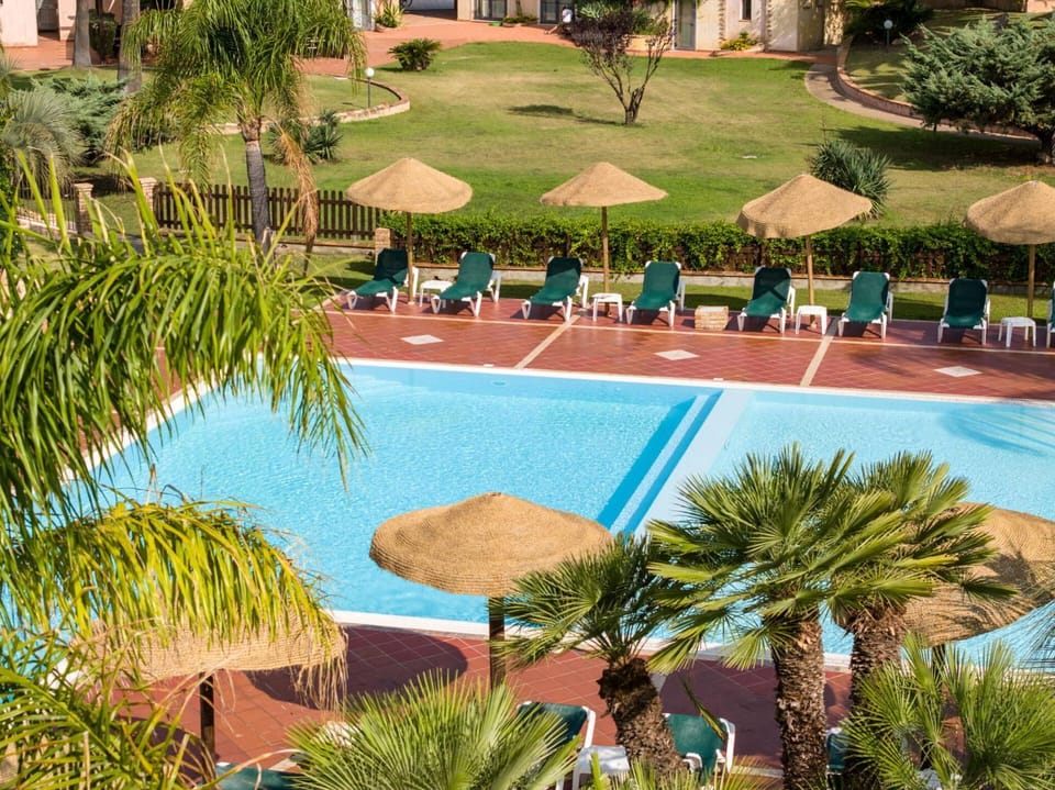 Spring, Winter, Summer, Autumn, Swimming pool