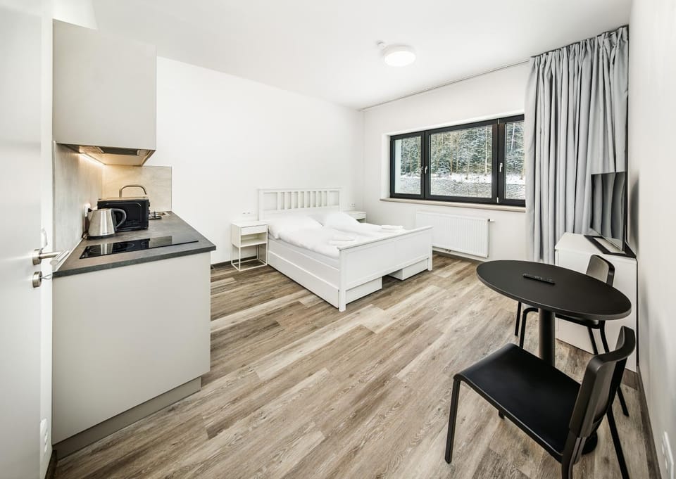 Bed, Bedroom, kitchen